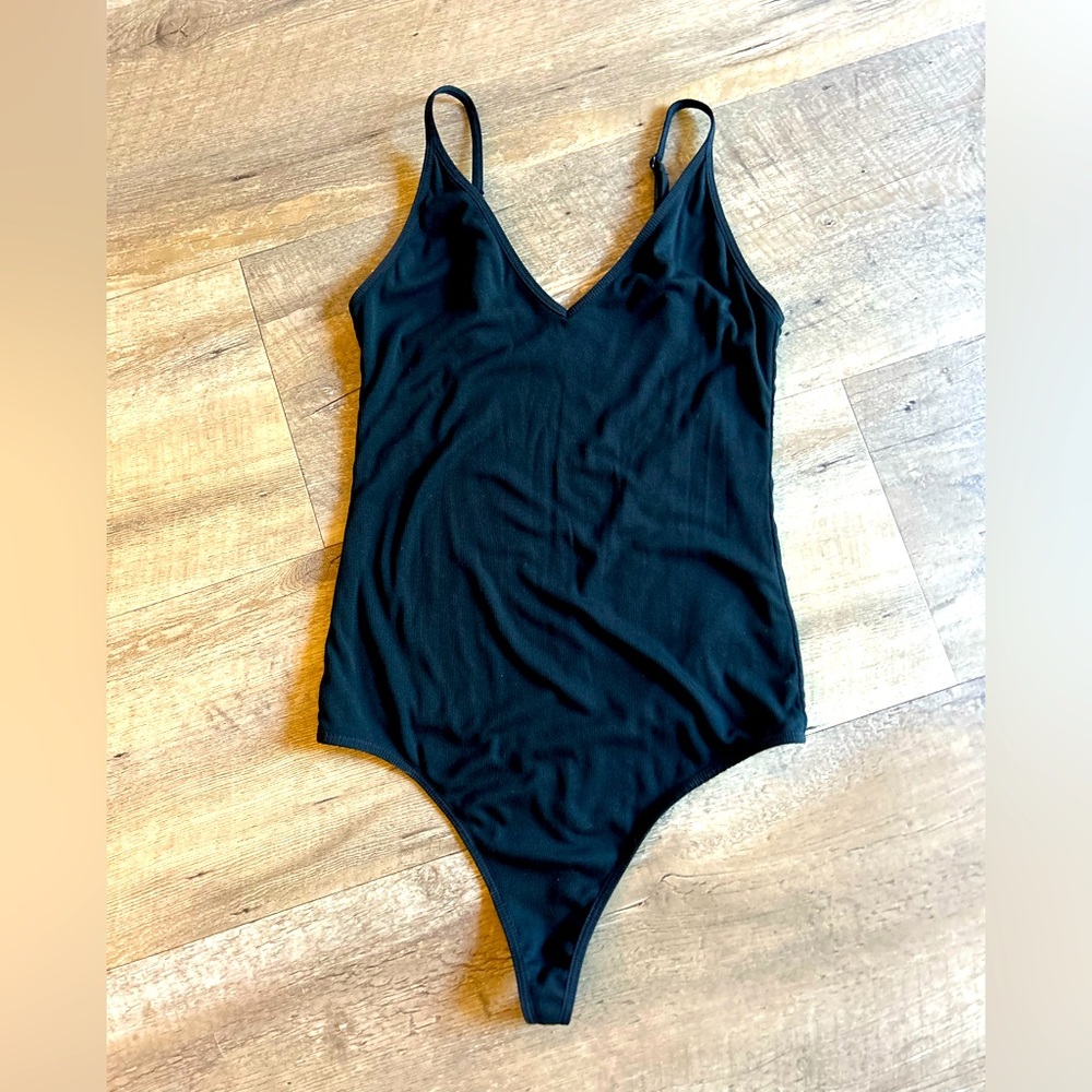 Aritzia -Talula - Black Ribbed Bodysuit – Size Medium
